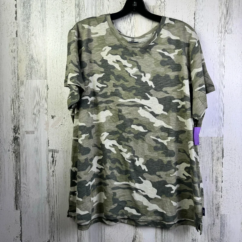 Top Short Sleeve Basic By Gap In Camouflage Print, Size: 2x