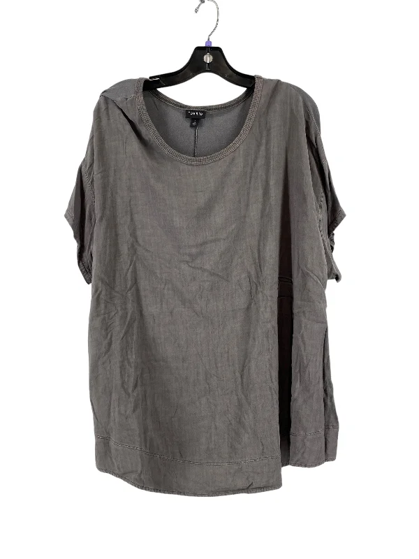 Top Short Sleeve By Torrid In Grey, Size: 2